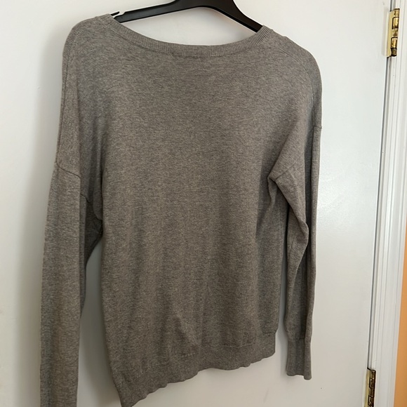Clearance‼️ New Gray Long Sleeve Pullover Size S - Picture 4 of 4